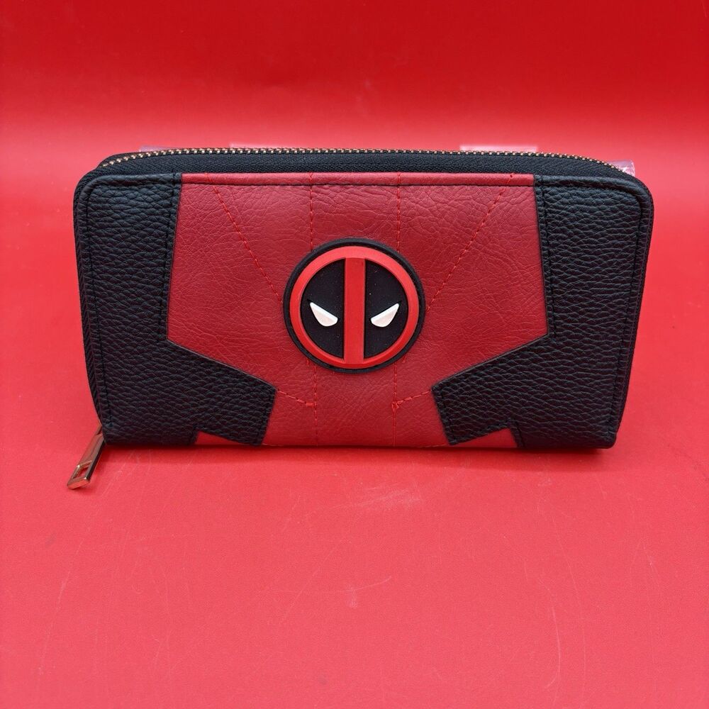 Marvel Deadpool Woman's Wallet Clutch Faux Leather with Emblem Logo Bioworld